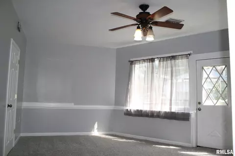 3204 4th St, Moline, IL 61265 photo 7