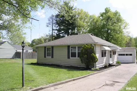 3204 4th St, Moline, IL 61265 photo 1