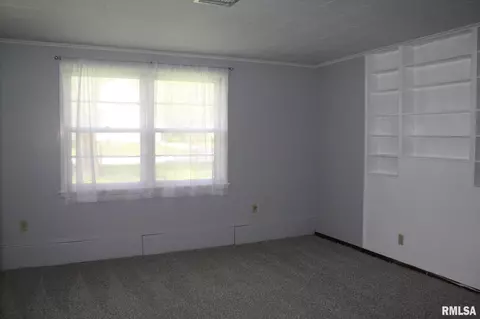 3204 4th St, Moline, IL 61265 photo 2