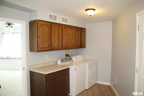 3204 4th St, Moline, IL 61265 photo 10