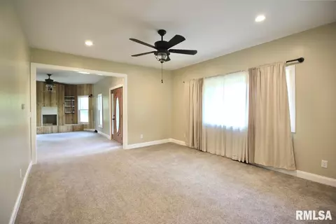 1106 2nd Ave, Silvis, IL 61282 photo 8