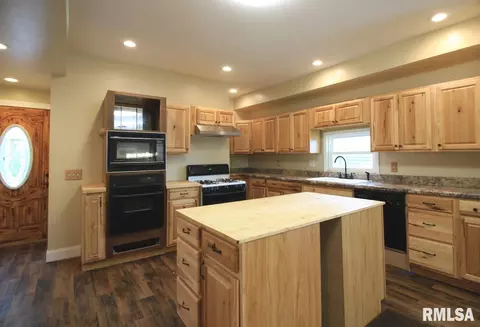 1106 2nd Ave, Silvis, IL 61282 photo 12
