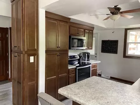 445 10th St, Silvis, IL 61282 photo 6