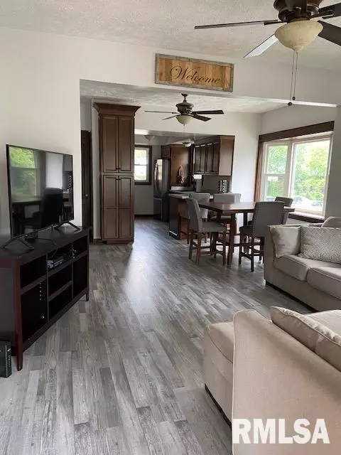 445 10th St, Silvis, IL 61282 photo 7
