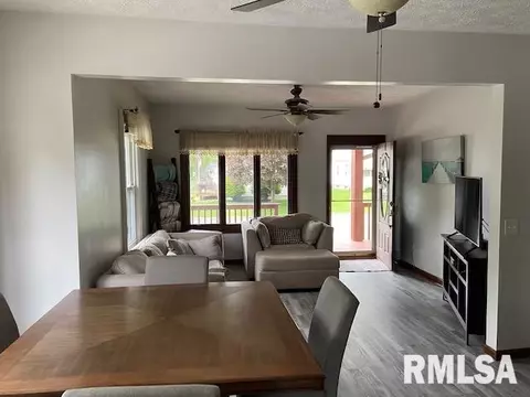 445 10th St, Silvis, IL 61282 photo 10