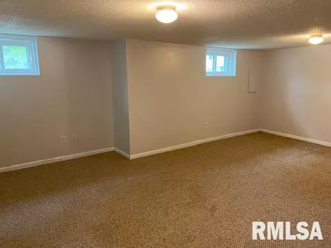 445 10th St, Silvis, IL 61282 photo 16