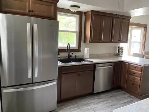 445 10th St, Silvis, IL 61282 photo 3