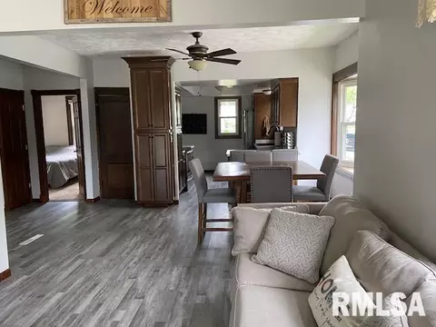 445 10th St, Silvis, IL 61282 photo 11
