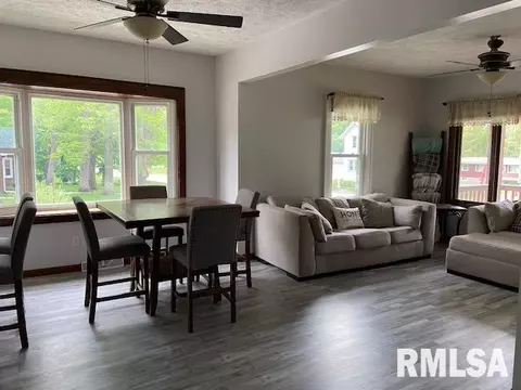 445 10th St, Silvis, IL 61282 photo 8