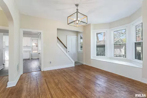 1131 24th St, Moline, IL 61265 photo 7