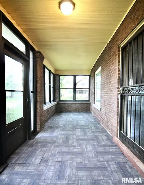 501 21st Ave, Moline, IL 61265 photo 3