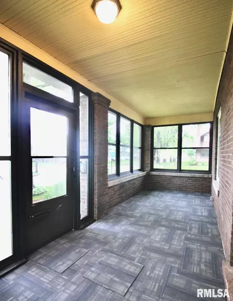501 21st Ave, Moline, IL 61265 photo 4
