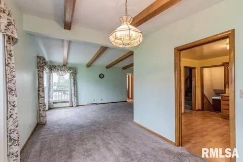 2205 41st St, Moline, IL 61265 photo 6