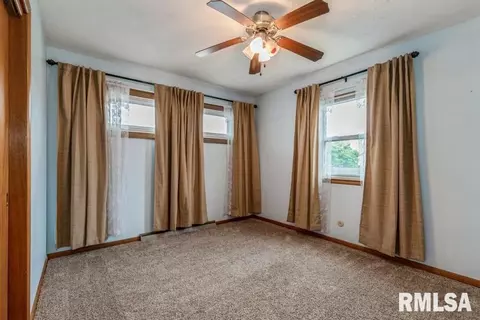 2205 41st St, Moline, IL 61265 photo 10