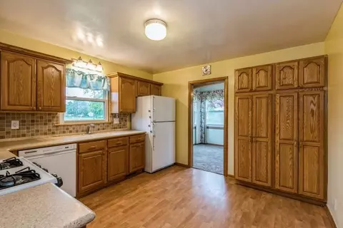 2205 41st St, Moline, IL 61265 photo 8