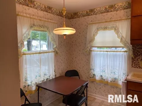 404 21st Ave, Moline, IL 61265 photo 16
