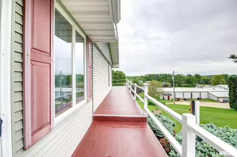 802 16th St, Fulton, IL 61252 photo 3