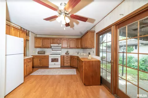 802 3rd Ave E, Milan, IL 61264 photo 4