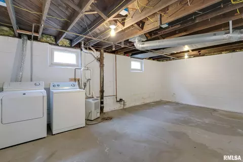 424 39th St, Moline, IL 61265 photo 22