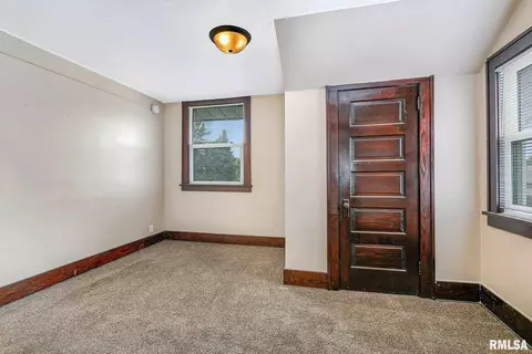424 39th St, Moline, IL 61265 photo 21