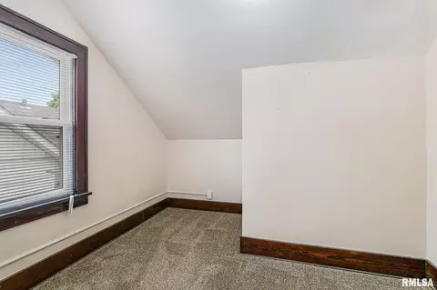 424 39th St, Moline, IL 61265 photo 20