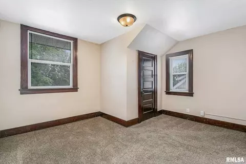 424 39th St, Moline, IL 61265 photo 18