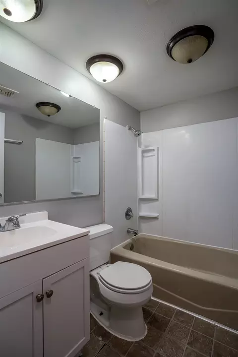 155 6th St, Silvis, IL 61282 photo 9