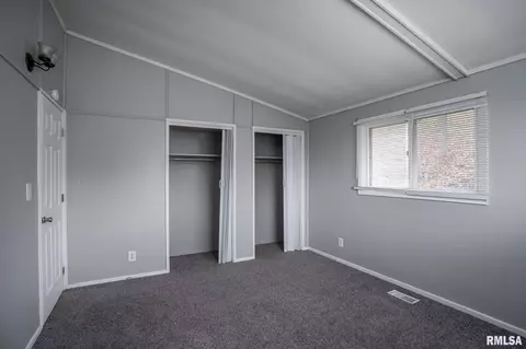 155 6th St, Silvis, IL 61282 photo 16