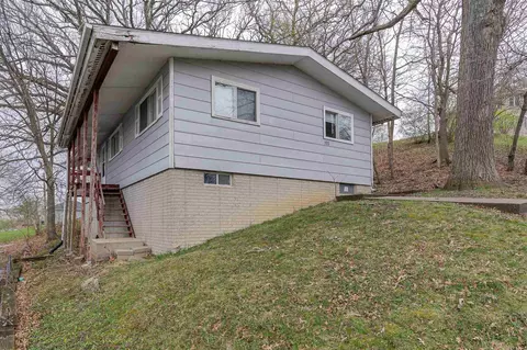155 6th St, Silvis, IL 61282 photo 2