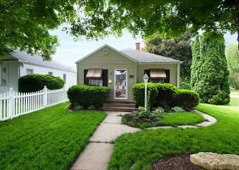 5226 11th Avenue C, Moline, IL 61265 photo 1
