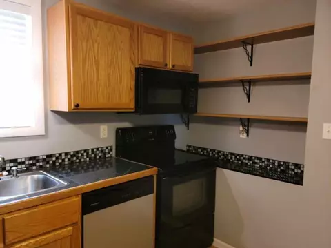 307 Douglas St, Anna, IL 62906 photo 8