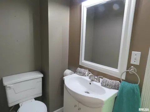 307 W Main St, Atkinson, IL 61235 photo 22