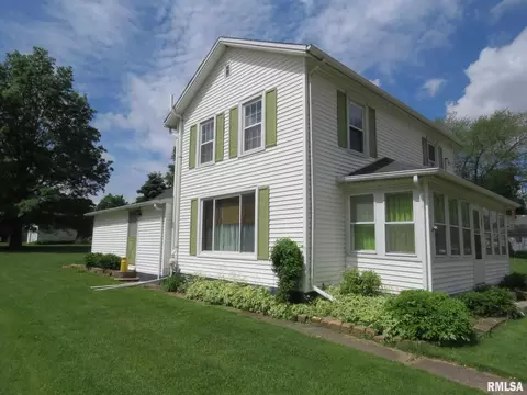 307 W Main St, Atkinson, IL 61235 photo 2