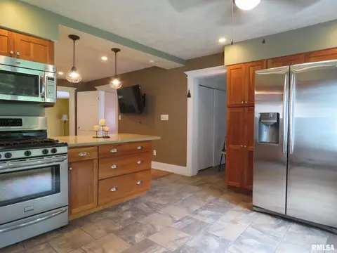 307 W Main St, Atkinson, IL 61235 photo 10