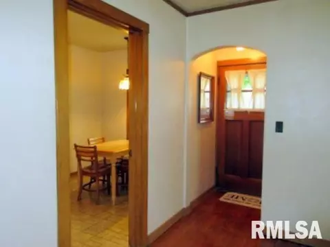 2013 4th St, Moline, IL 61265 photo 6