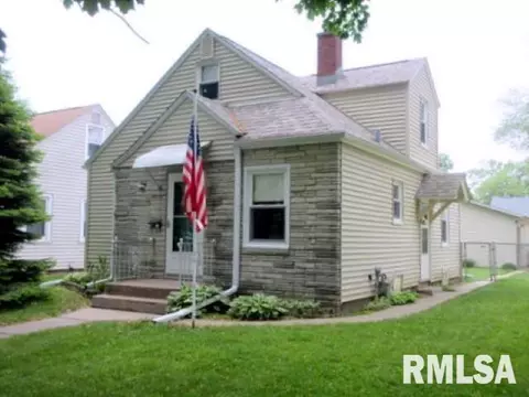 2013 4th St, Moline, IL 61265 photo 2