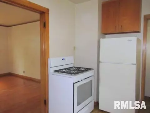 2013 4th St, Moline, IL 61265 photo 9