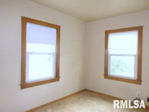 2013 4th St, Moline, IL 61265 photo 12