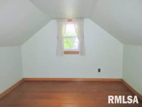 2013 4th St, Moline, IL 61265 photo 17