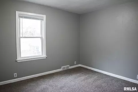 3806 12th St, Moline, IL 61265 photo 10