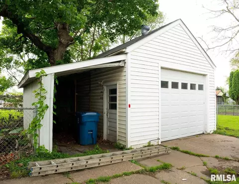 3806 12th St, Moline, IL 61265 photo 4