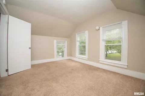 2318 15th St, Moline, IL 61265 photo 9
