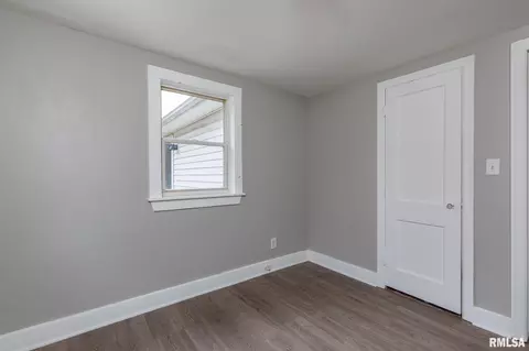 2415 45th St, Moline, IL 61265 photo 16