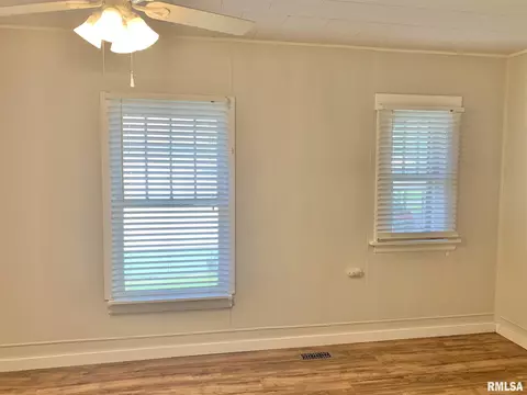 902 W Boulevard Blvd, Marion, IL 62959 photo 16