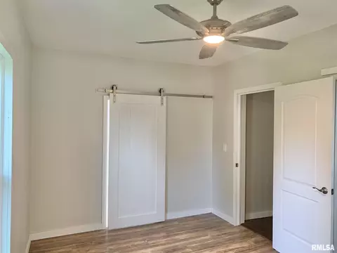 902 W Boulevard Blvd, Marion, IL 62959 photo 10