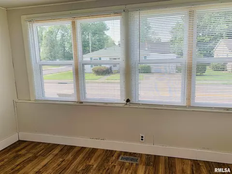 902 W Boulevard Blvd, Marion, IL 62959 photo 14