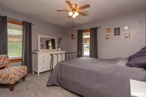 153 15th St, Silvis, IL 61282 photo 9