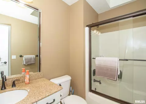 604 E 3rd St, Coal Valley, IL 61240 photo 16