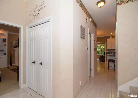 604 E 3rd St, Coal Valley, IL 61240 photo 3