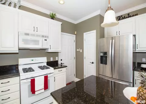 604 E 3rd St, Coal Valley, IL 61240 photo 7